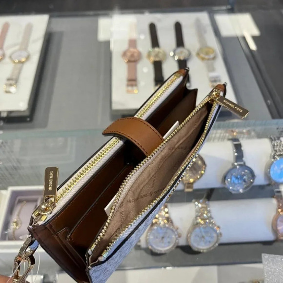 MICHAEL KORS JET SET TRAVEL DOUBLE ZIP WALLET PHONE CASE WRISTLET VANILLA $198 - Picture 5 of 8